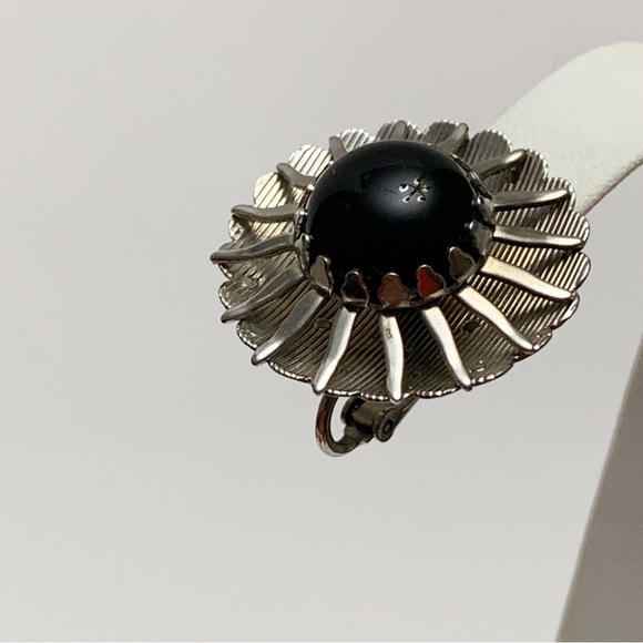 Sarah Coventry vintage southwest concho style clip on earrings - Picture 5 of 10